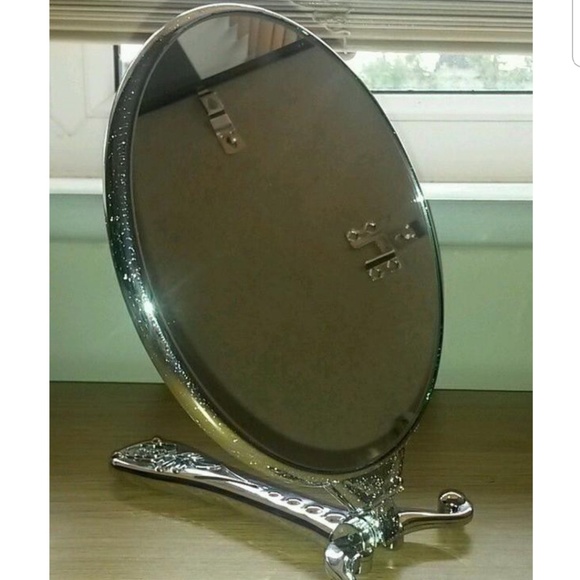 ISO: Benefit cosmetics brow bar hand mirror - Picture 2 of 2